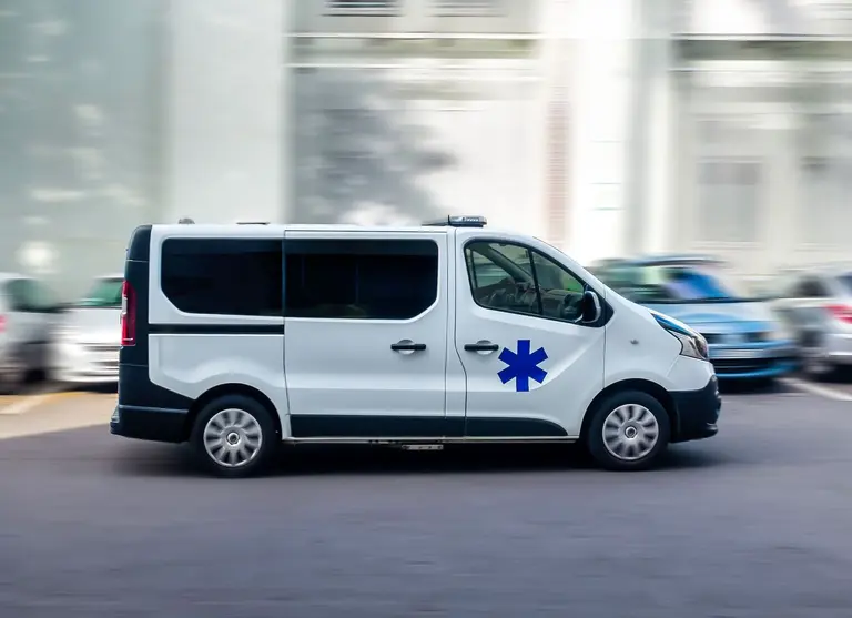 Ambulance, transport sanitaire en mouvement